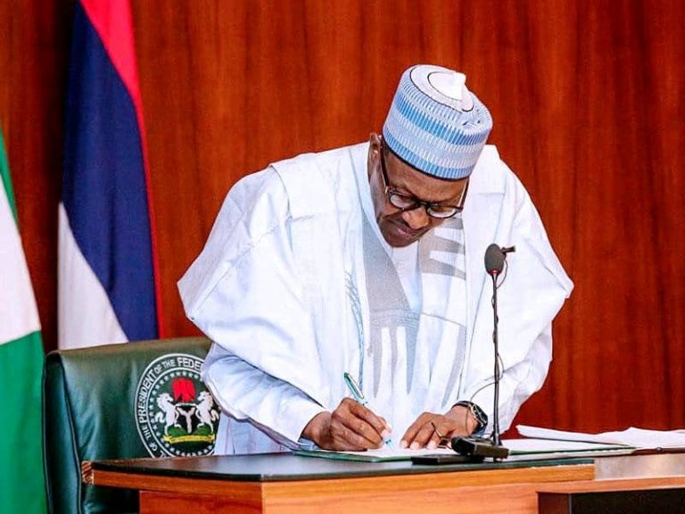 President Buhari Set To Sign 2022 Budget On December 31st | MarvelTvUpdates