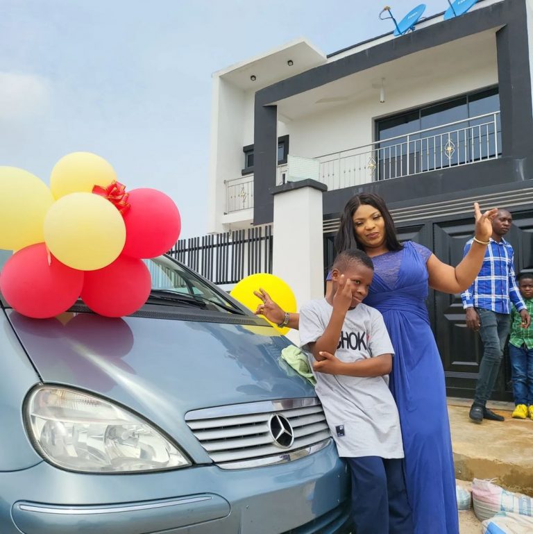 [VIDEO]: Laide Bakare’s 13-Year-Old Daughter Gifts Her Younger Brother Mercedes Benz Car As Birthday Gift | MarvelTvUpdates 