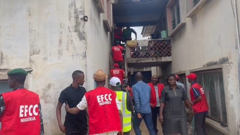 Ekiti 2022: EFCC Nabs People Allegedly Involved In Vote-Buying In The Ekiti Guber Election (VIDEO) | MarvelTvUpdates