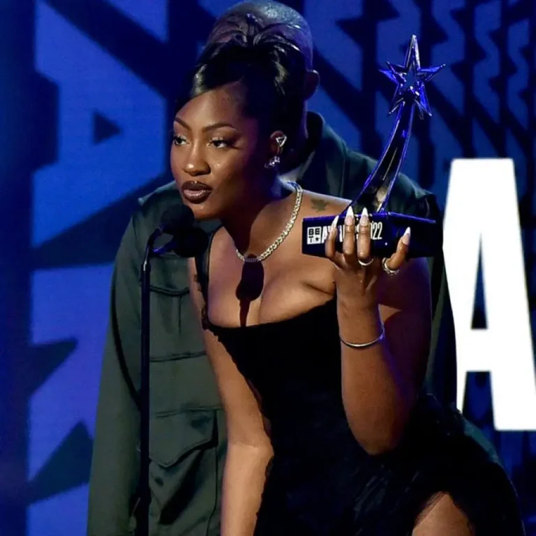 Tems Wins “Best International Act” At BET Awards, Making Her The First Female Nigerian To Do So – See Full List Of Winners Here  | MarvelTvUpdates