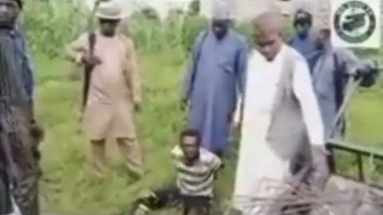 [VIDEO]: Armed Suspected Bandits On Patrol ‘Arrest’ Thief, Hand Him Over To Authorities In Katsina | MarvelTvUpdates 