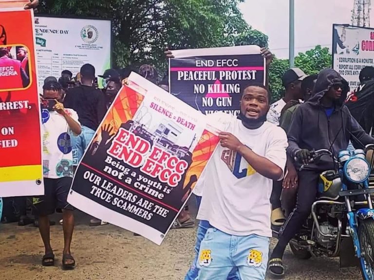 Ibadan Youths Stage Protest Against EFCC | MarvelTvUpdates