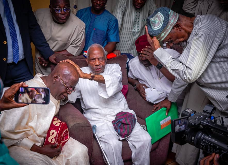 2023: APC Presidential Candidate, Bola Tinubu Storms Akure, Receives Pa Fasoranti, Afenifere’s Blessings [VIDEOS] | MarvelTvUpdates