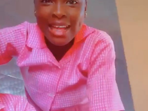 [VIDEO]: 15-Year-Old Ijebu Igbo Girl Holds Crowd Spellbound With Incredible Traditional Folk Poem, Video Goes Viral | MarvelTvUpdates