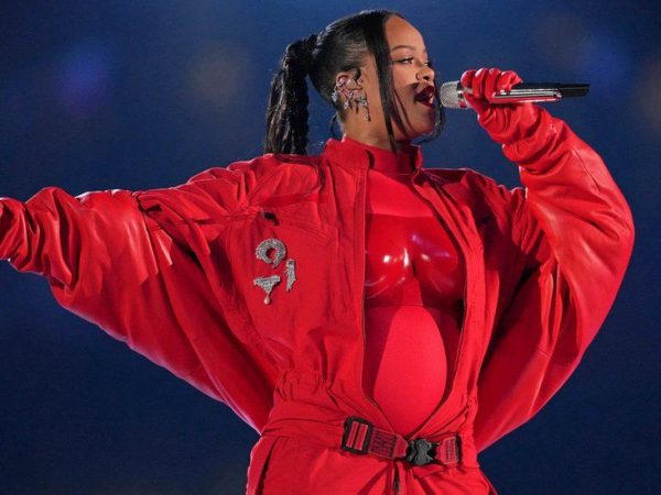 Rihanna Is Back And Expecting Baby Number Two | MarvelTvUpdates