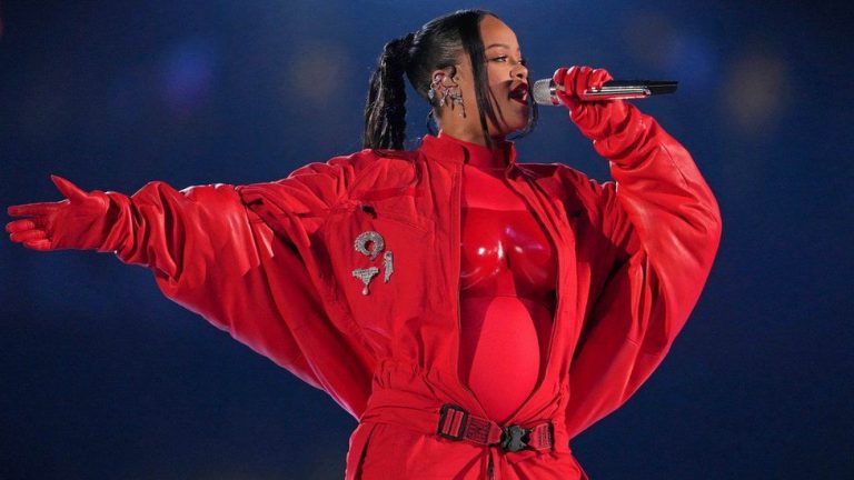 Rihanna Is Back And Expecting Baby Number Two | MarvelTvUpdates