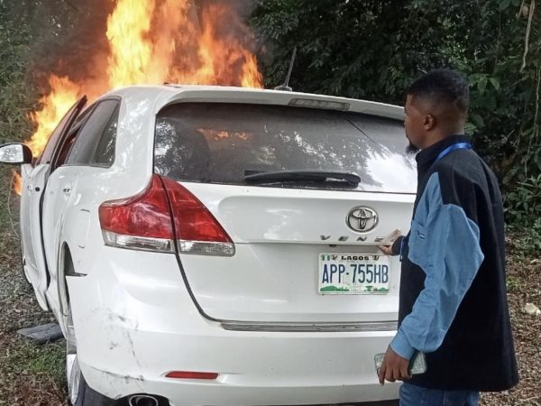 Olabisi Onabanjo University (OOU) Students, Escape Death As Fire Engulfs Moving Car In Ago, Iwoye Ogun (VIDEO) | MarvelTvUpdates