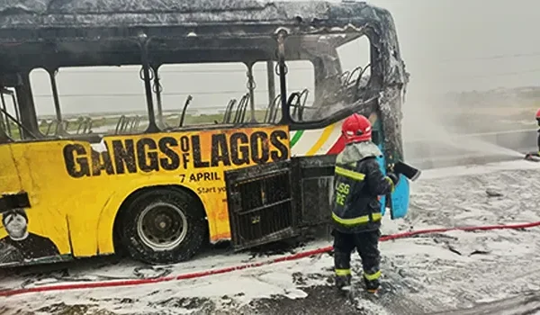 Danfo Driver Dies In Ghastly Crash, BRT Bus Goes Up In Flames In Lagos (VIDEO) | MarvelTvUpdates