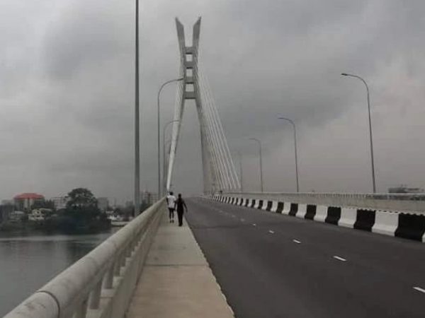 TRAGIC: Dispatch Rider Jumps Into Lekki-Ikoyi Link Bridge In Lagos | MarvelTvUpdates