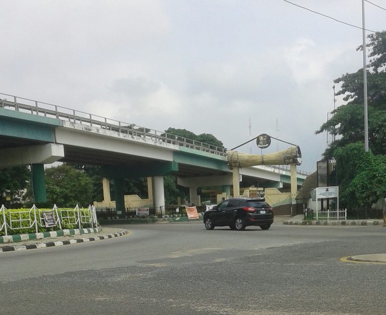 Tension As Masked Gunmen Invade Oyo Government Secretariat | MarvelTvUpdates