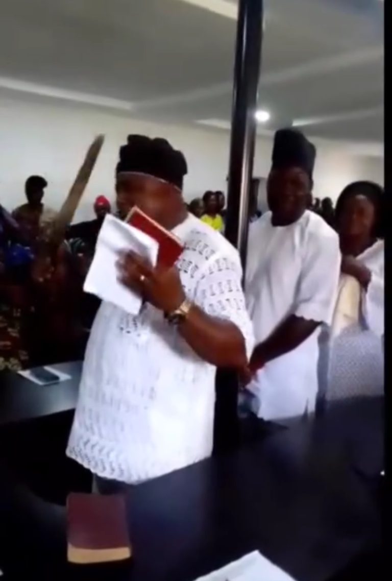 Newly Appointed Advisers, Supervisors In Ekiti Take Oath Of Office With Ogún (VIDEO) | MarvelTvUpdates