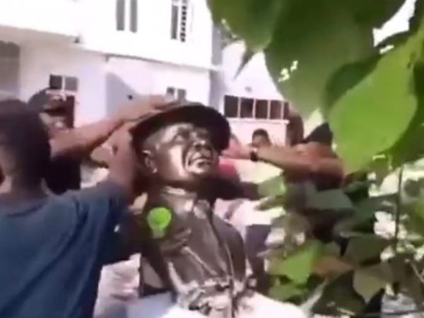 Governor Fubara’s Supporters Destroy Wike’s Statue In Obio Akpor | MarvelTvUpdates