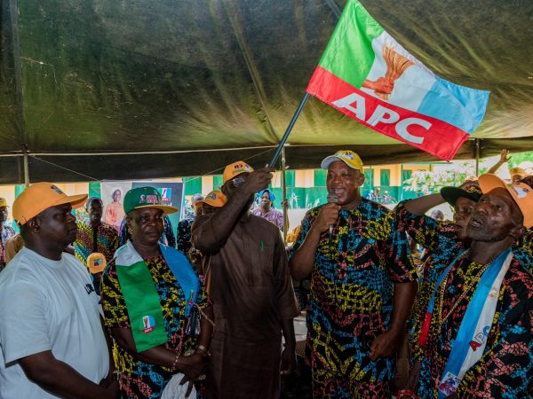 APC’s LG Election Campaign Reaches Ward 10, Hon. Fausat Juliet Paul Hosts Supporters | MarvelTvUpdates