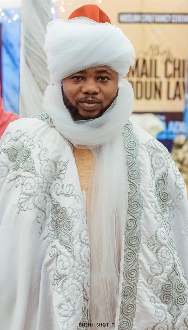 e5fba33f-9142-44d4-bb40-0012156f9936