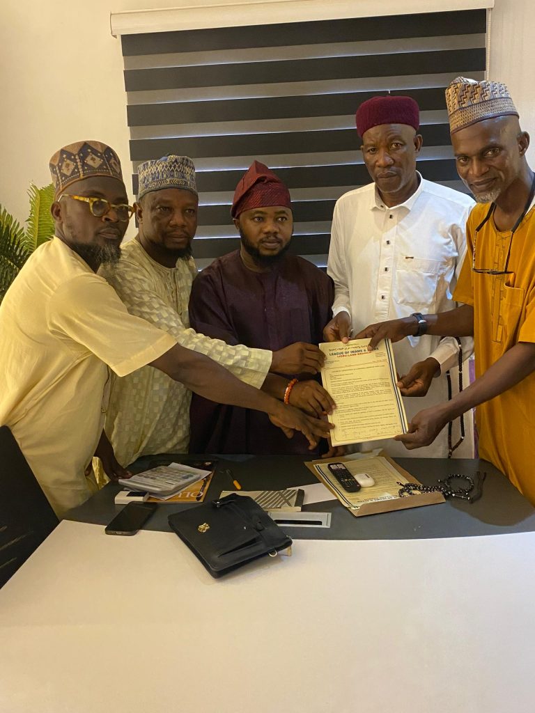 f2abf4c0-a656-457e-b41a-addd602e9c4e